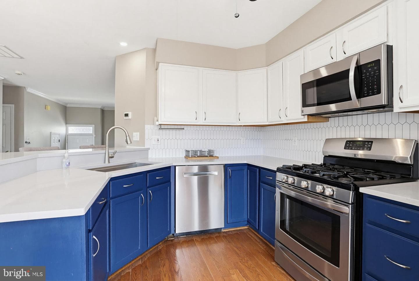 6891 Signature Circle photo 11