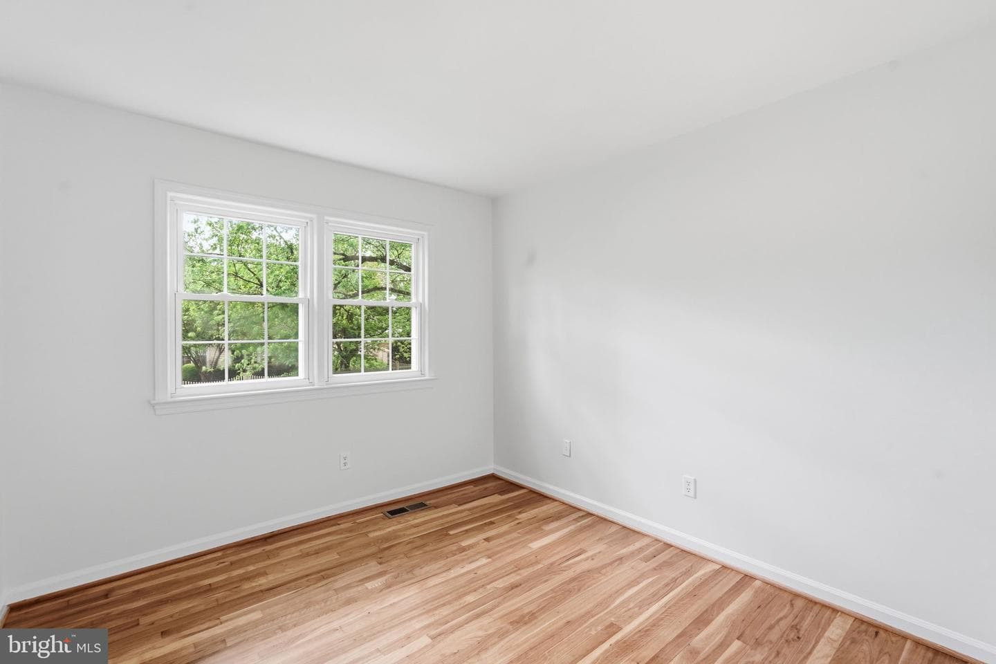 1827 Abbotsford Drive photo 20