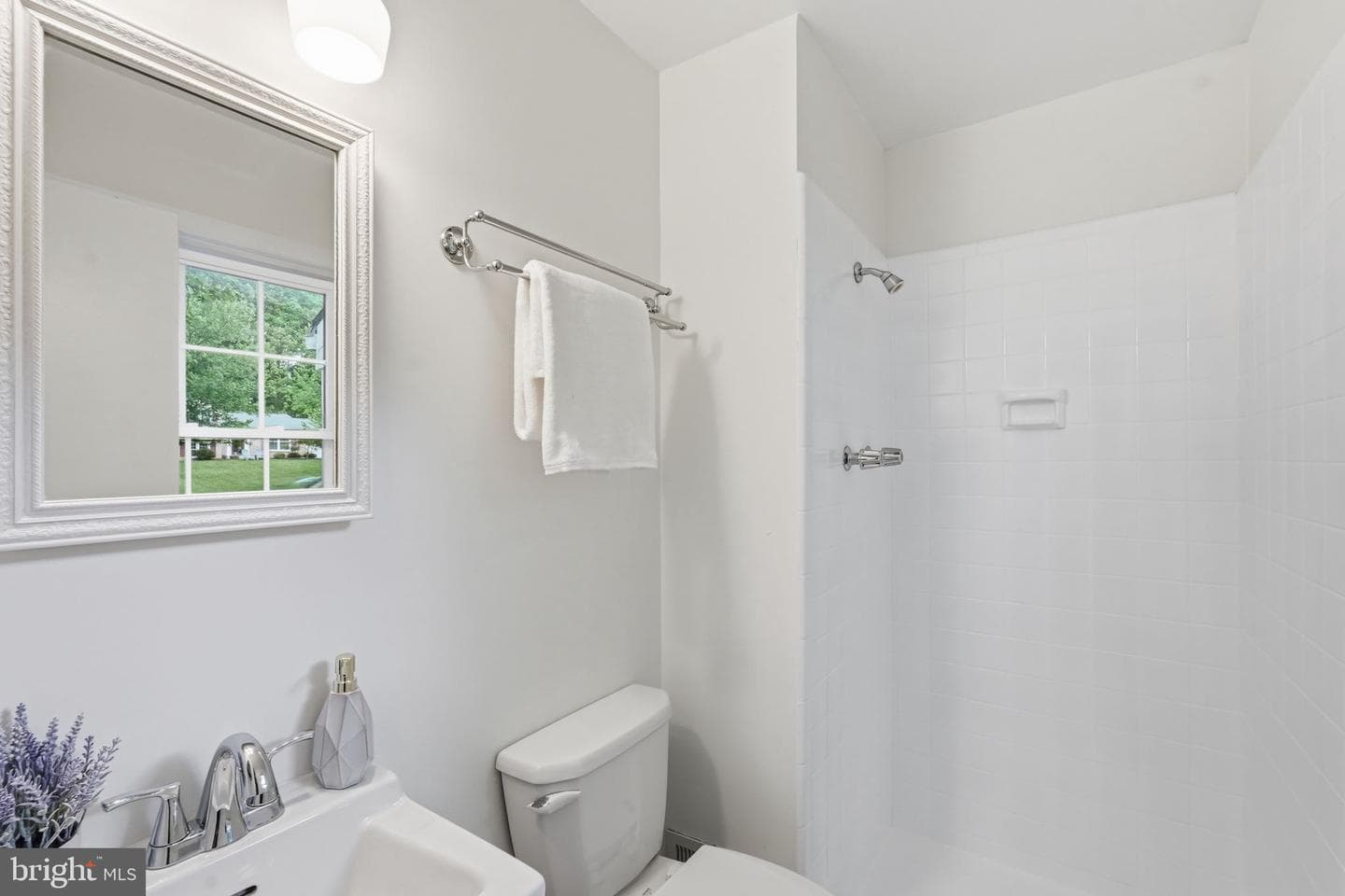 1827 Abbotsford Drive photo 31