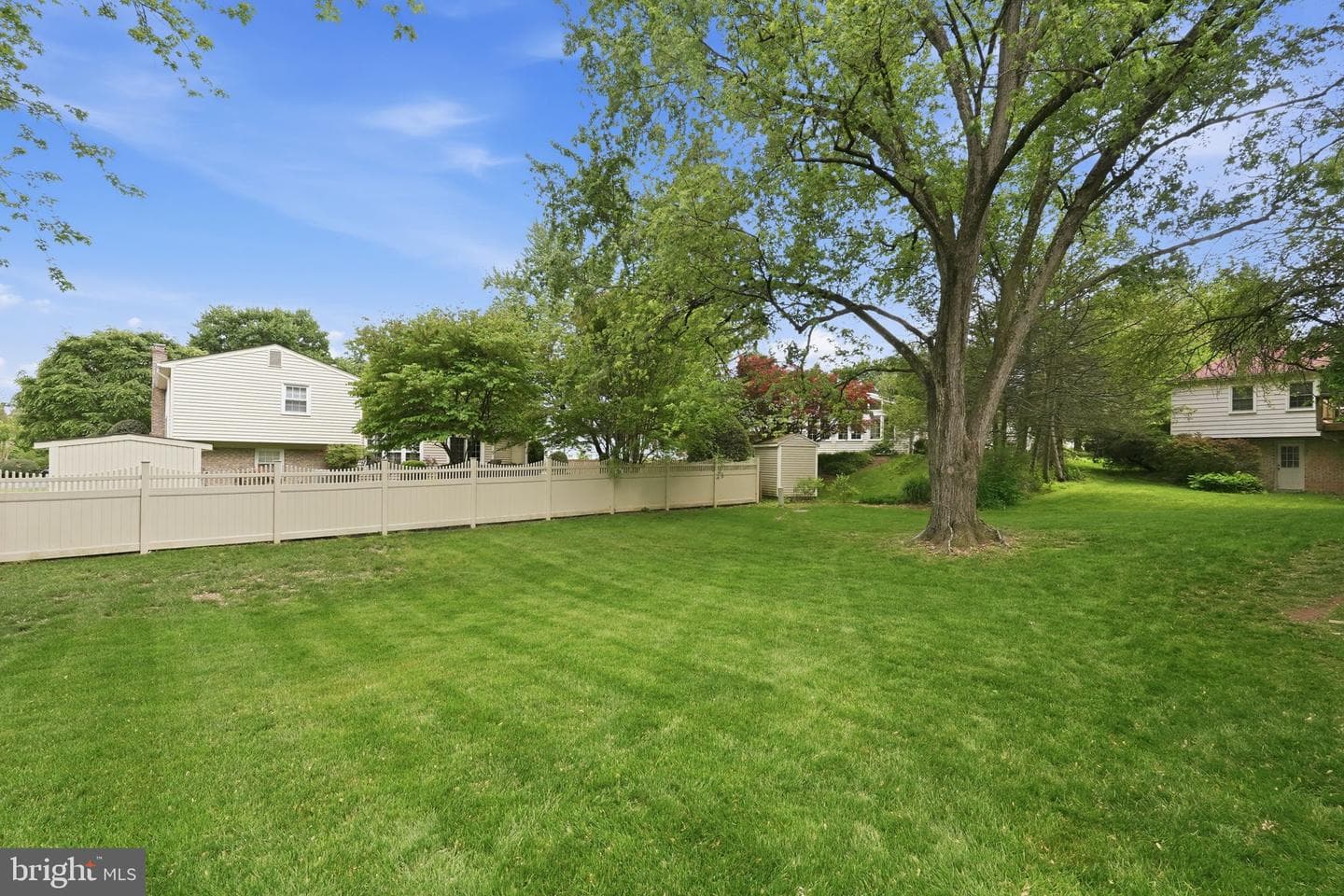 1827 Abbotsford Drive photo 38
