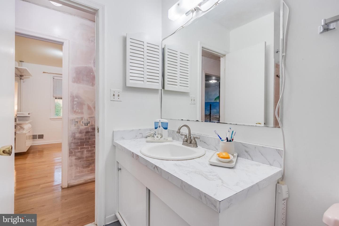 10500 Linfield Street photo 31