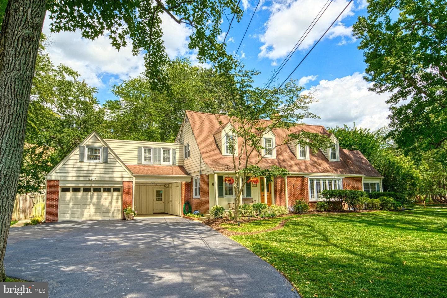 9211 Forest Haven Drive photo 2
