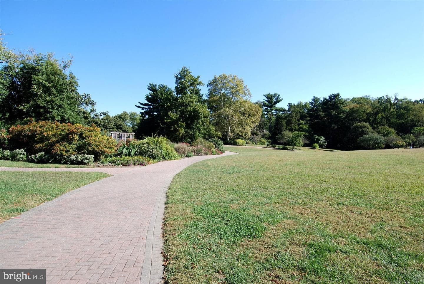 4555 Interlachen Court #j photo 39