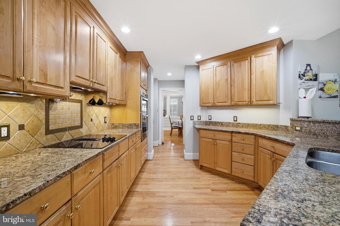 2026 Mayfair Mclean Court photo 28