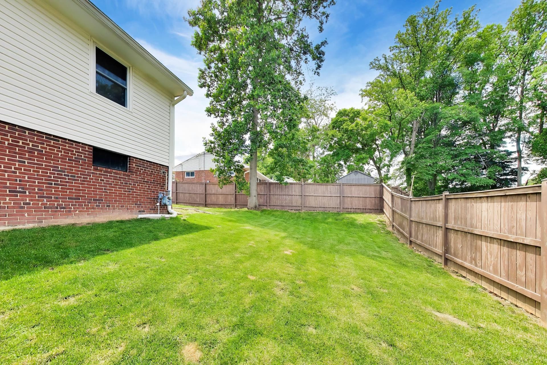 5816 Amelia Street photo 31