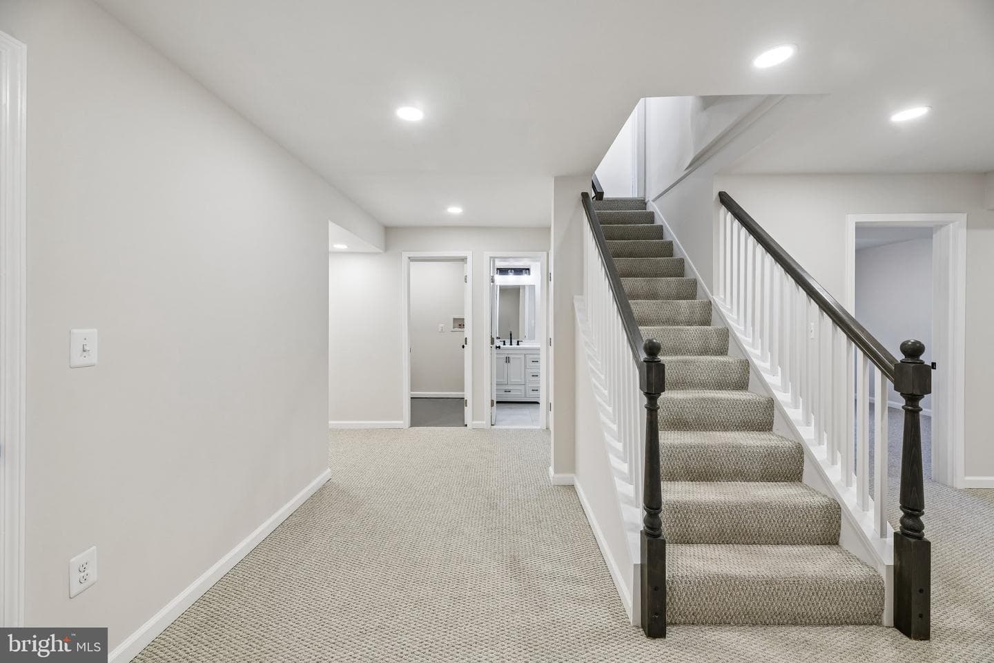 2820 Franklin Street photo 61