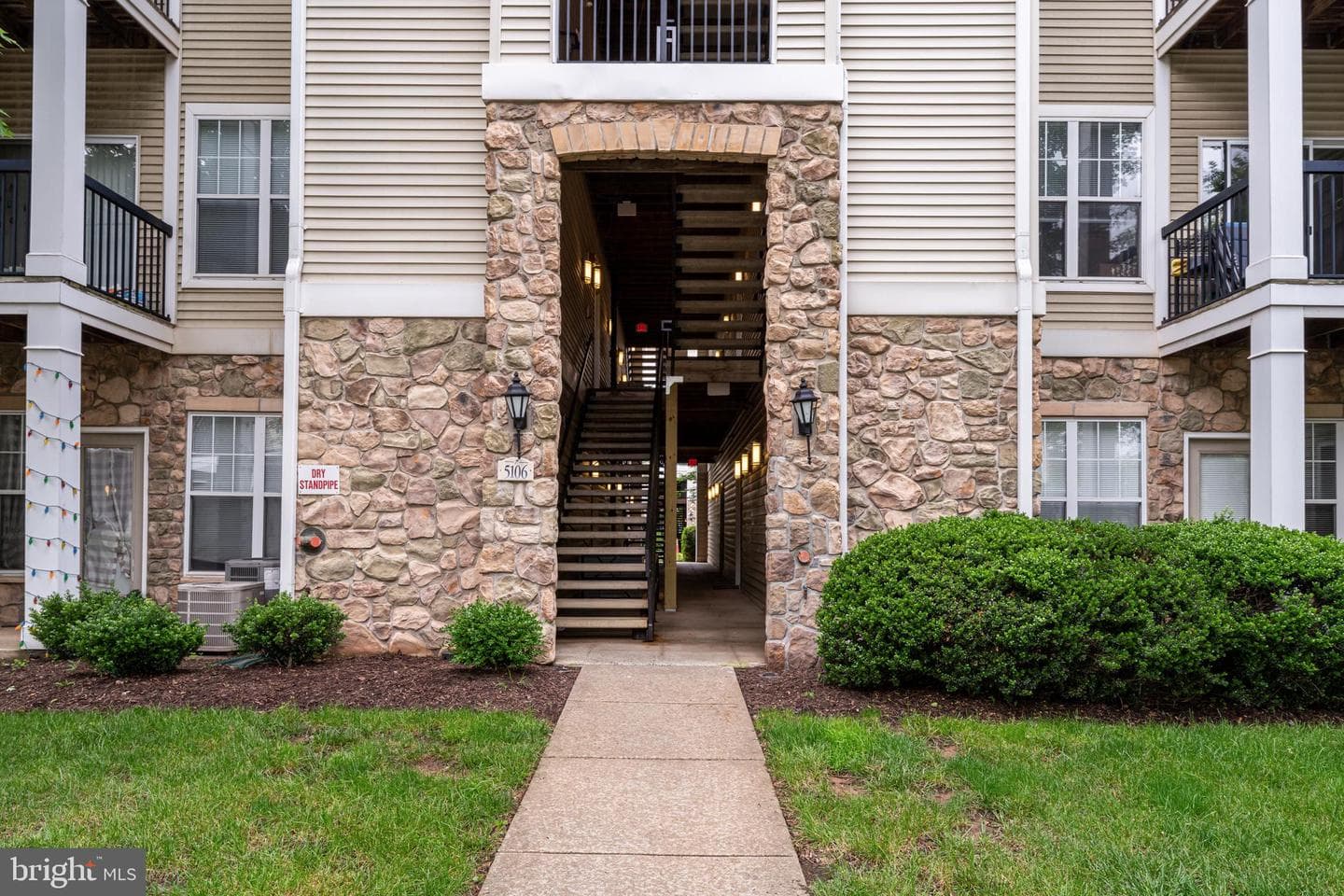 5106 Travis Edward Way #l photo 28