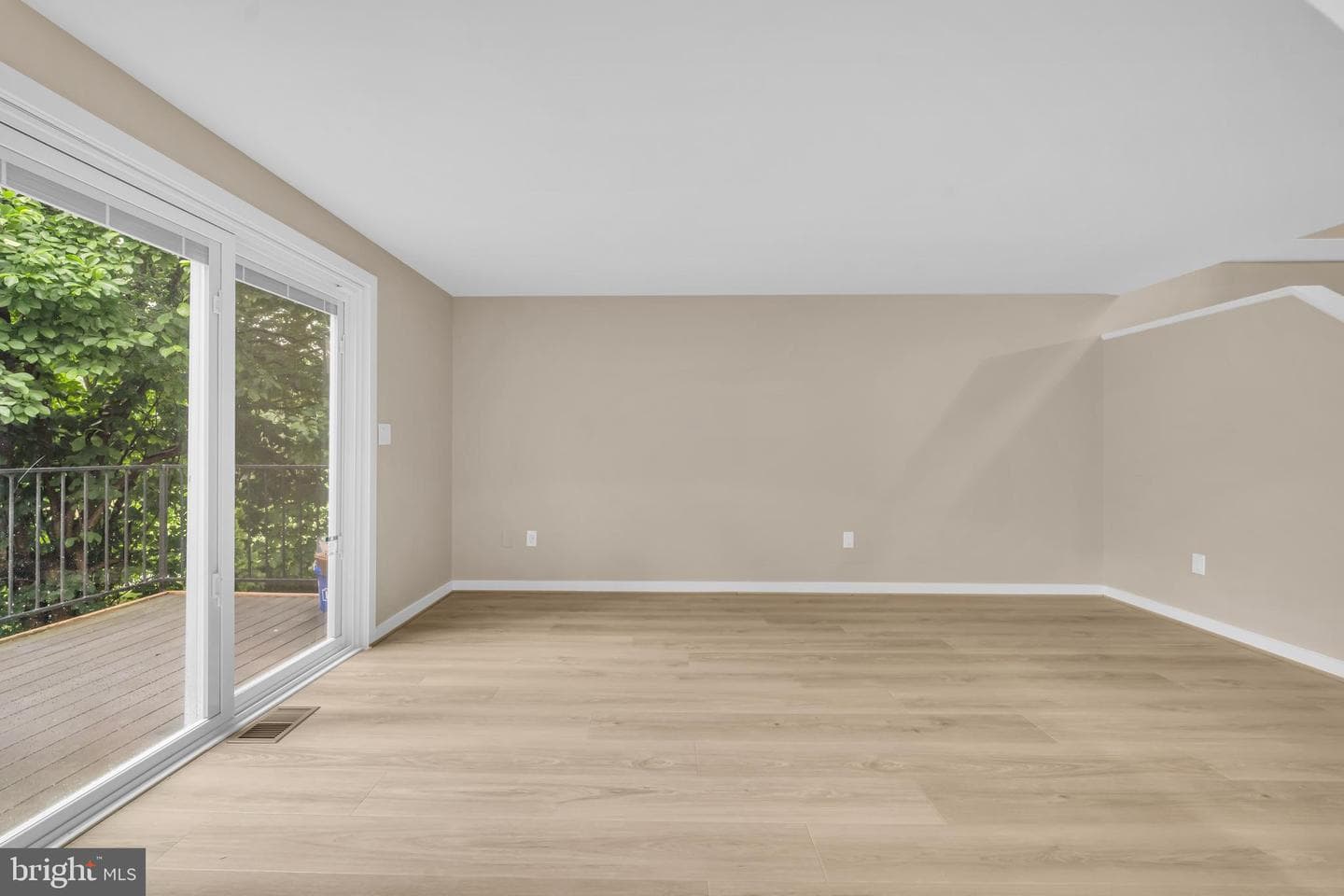 1806 N Shore Court photo 16