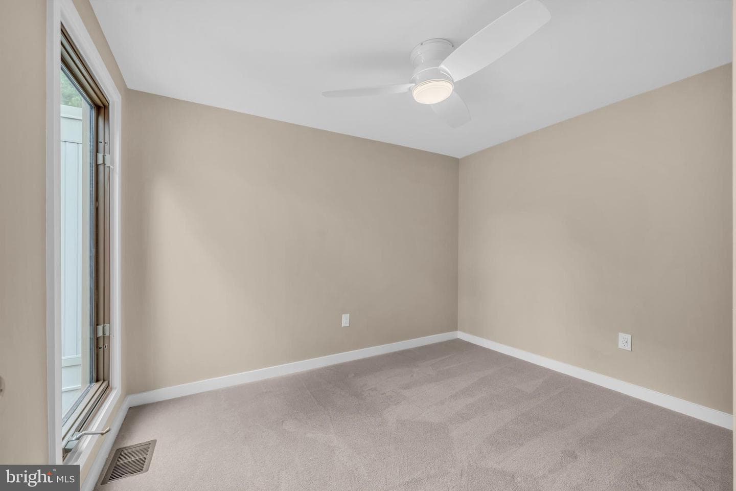 1806 N Shore Court photo 31