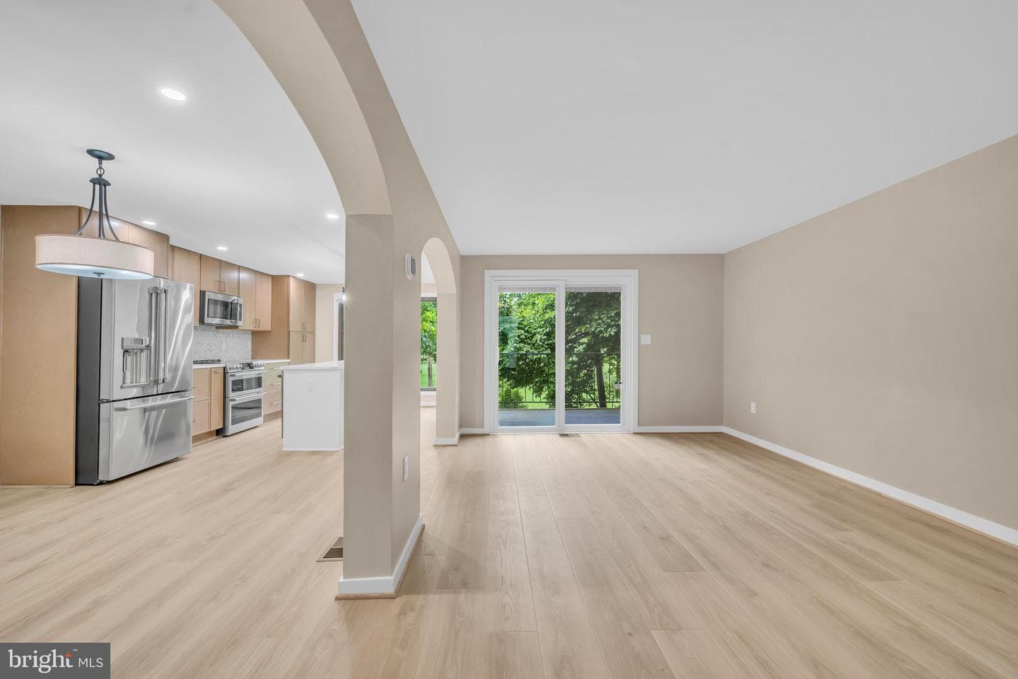1806 N Shore Court photo 4