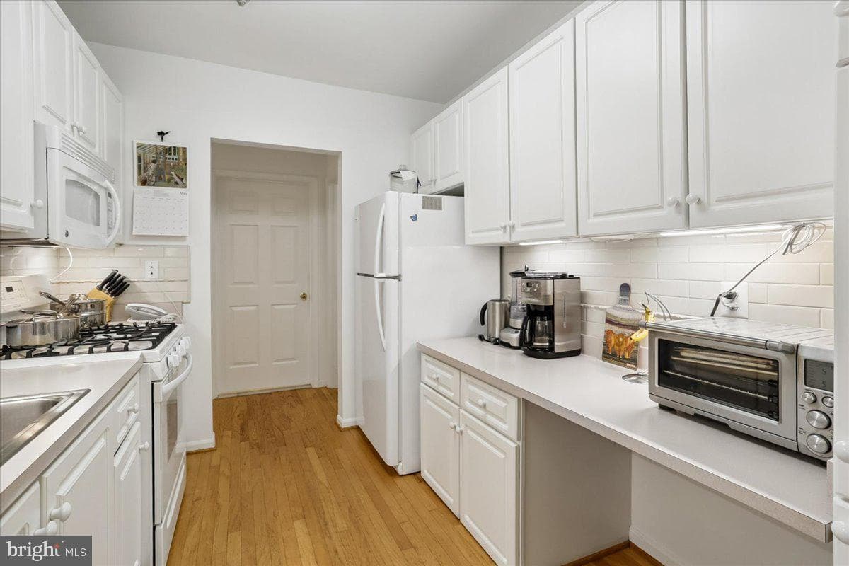 7011 Falls Reach Drive #101 photo 14