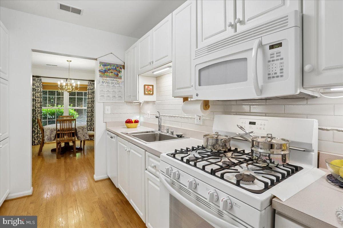 7011 Falls Reach Drive #101 photo 15