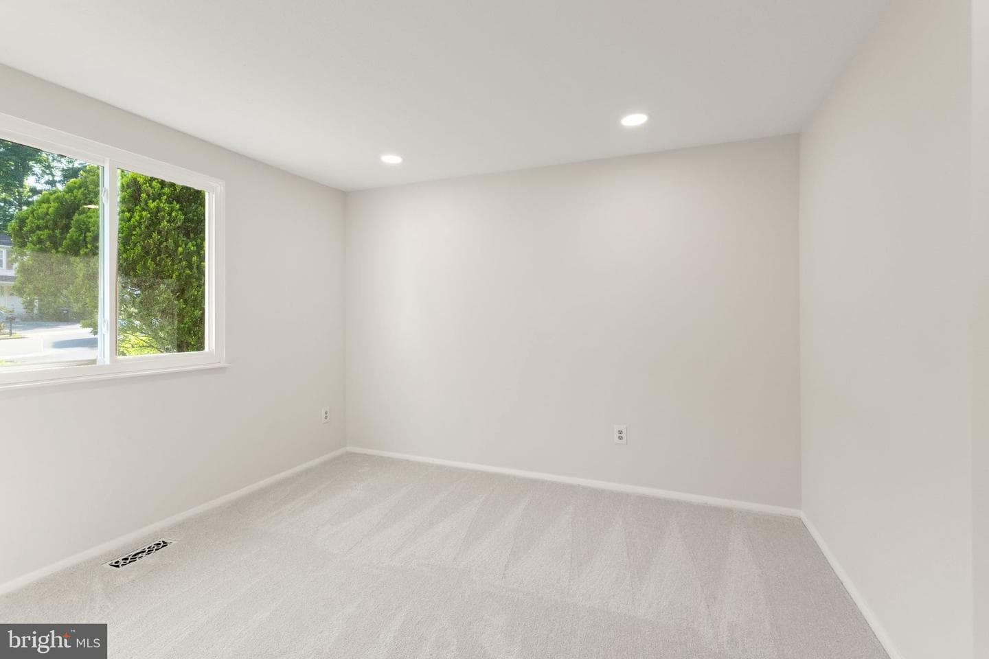8494 Summer Breeze Lane photo 23
