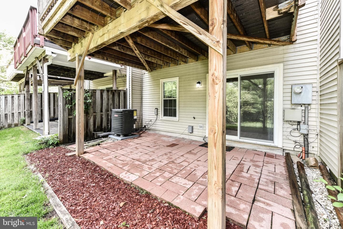 1207 Bond Street photo 30