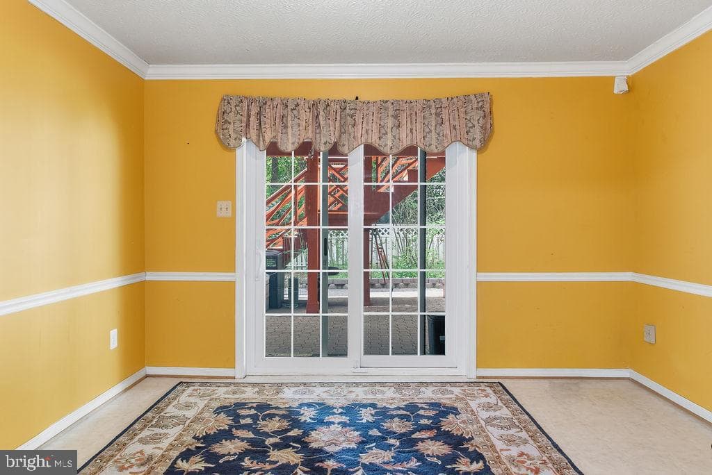10008 Leamoore Lane photo 39