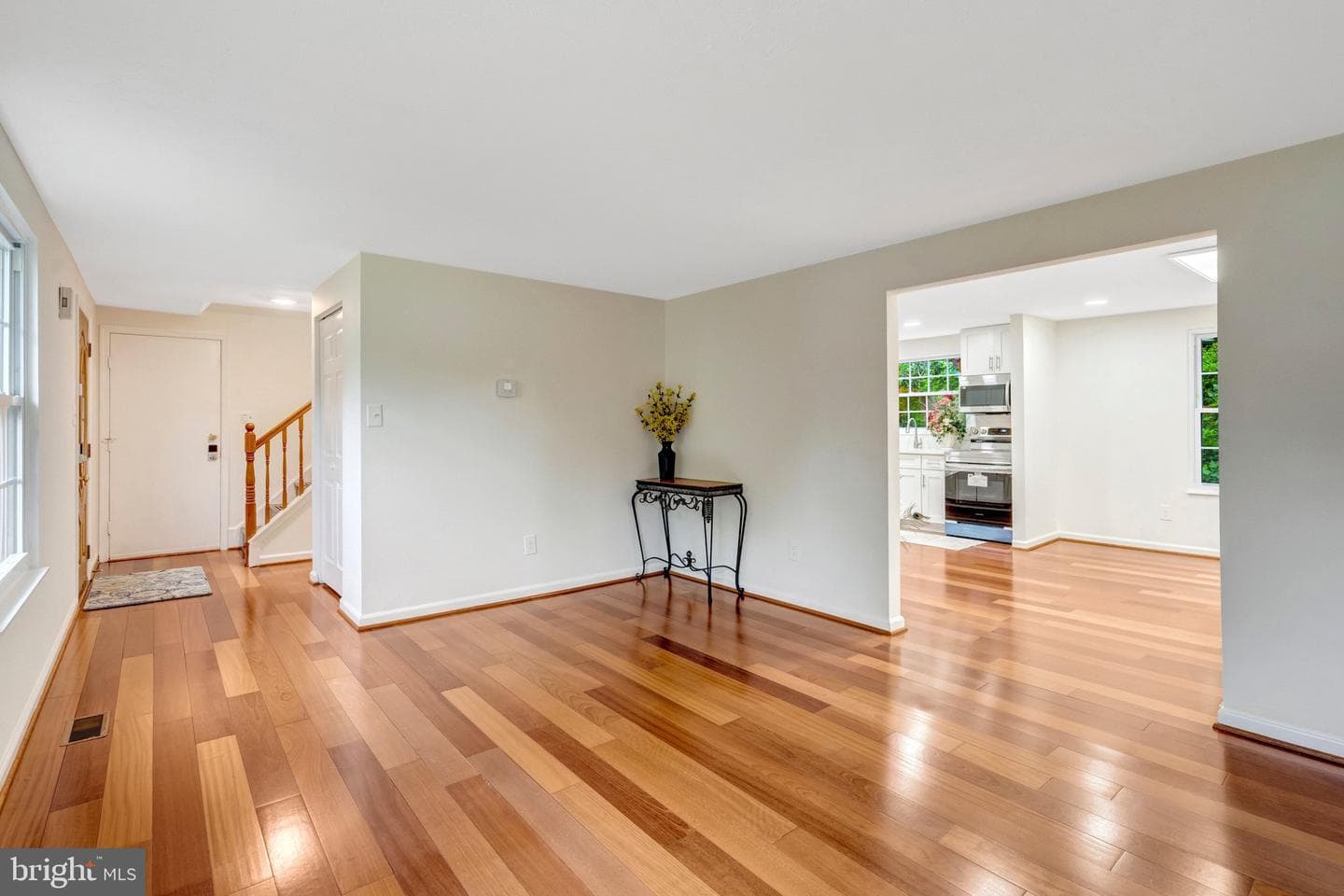 5759 Heming Avenue photo 8