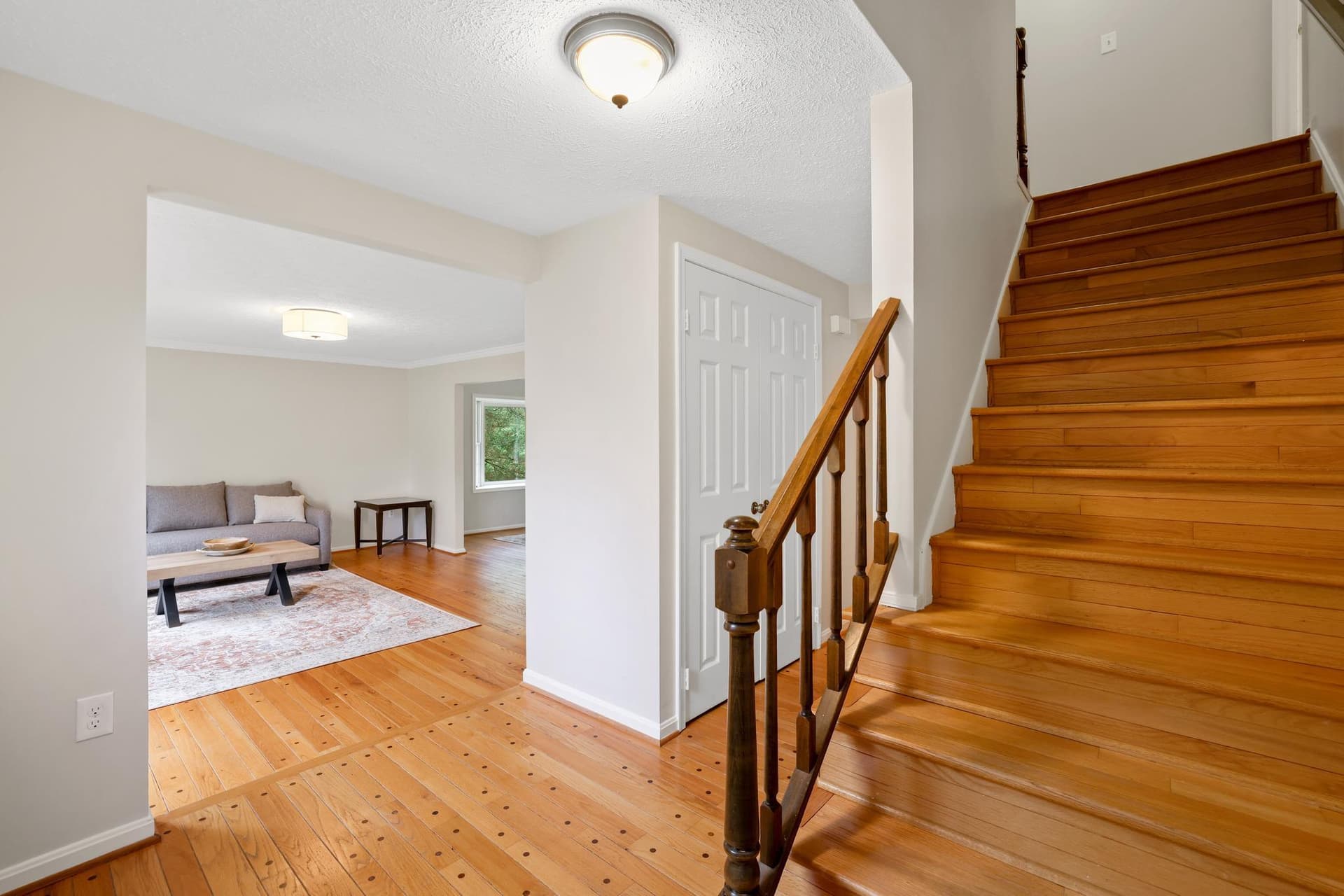 9718 Locust Hill Drive photo 3