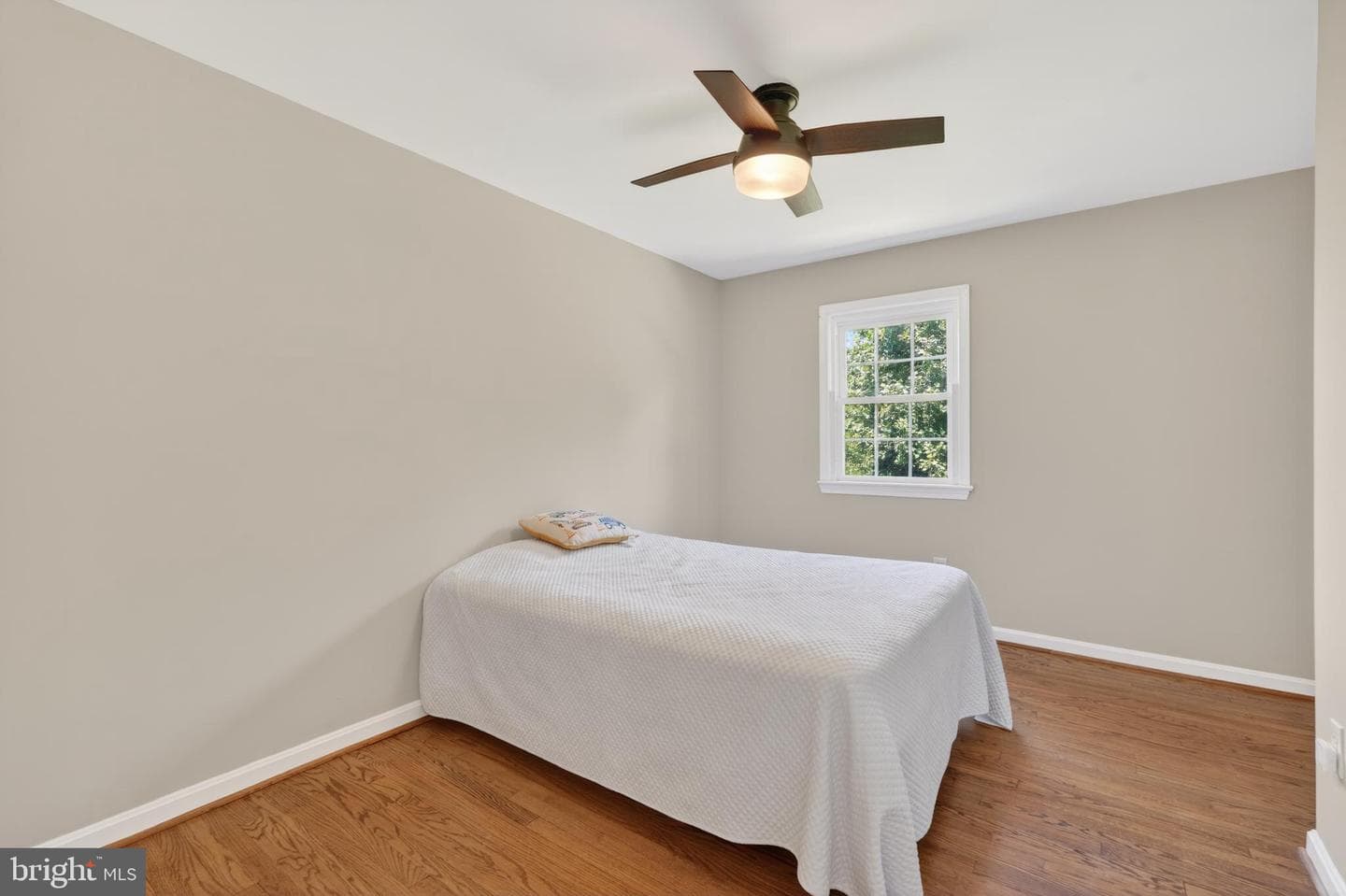 6727 Newington Road photo 23
