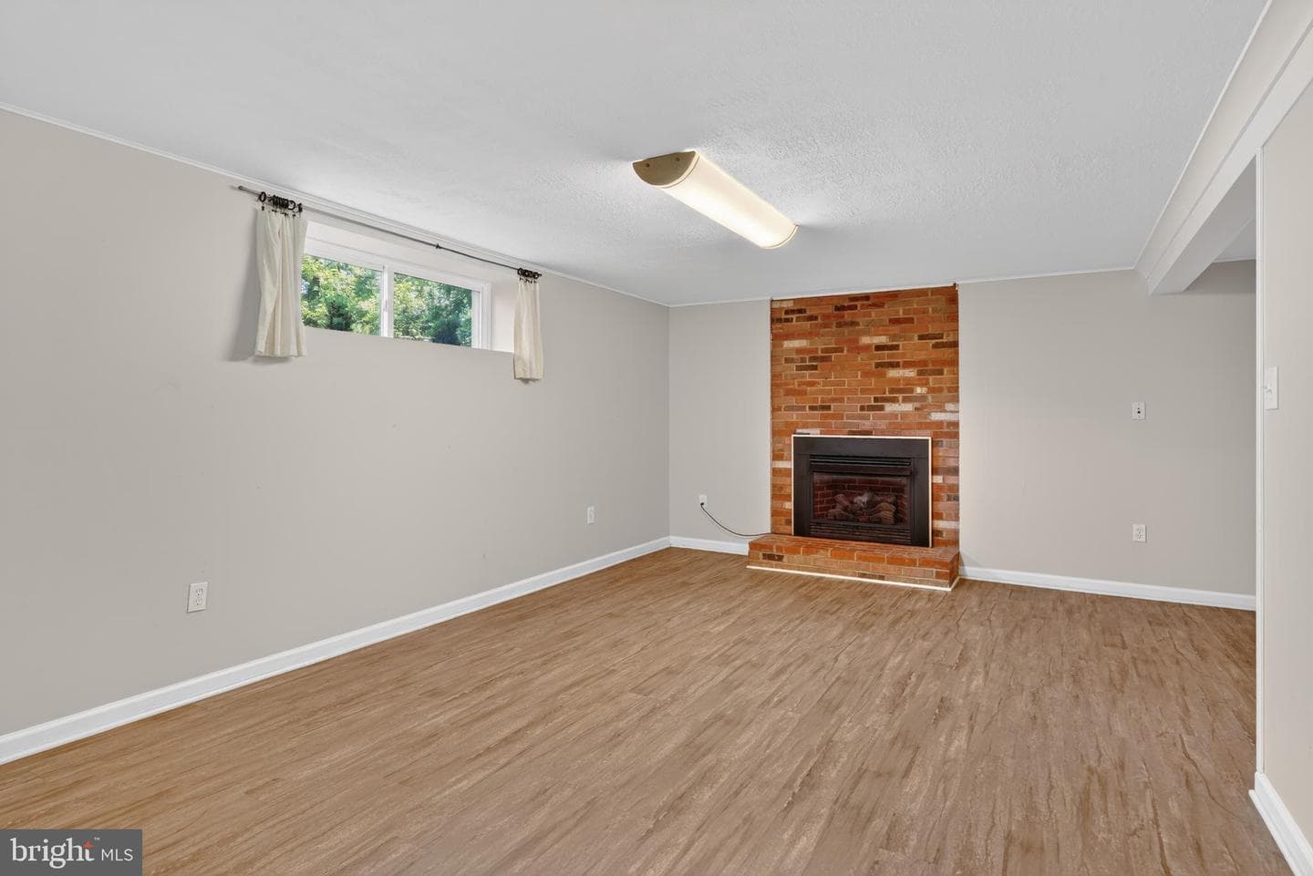 6727 Newington Road photo 30