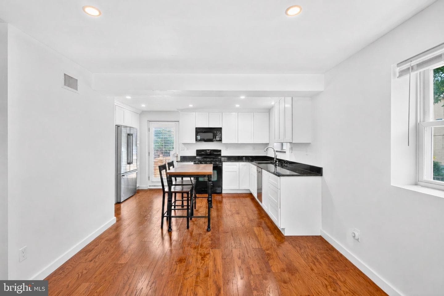2218 Farrington Avenue photo 10