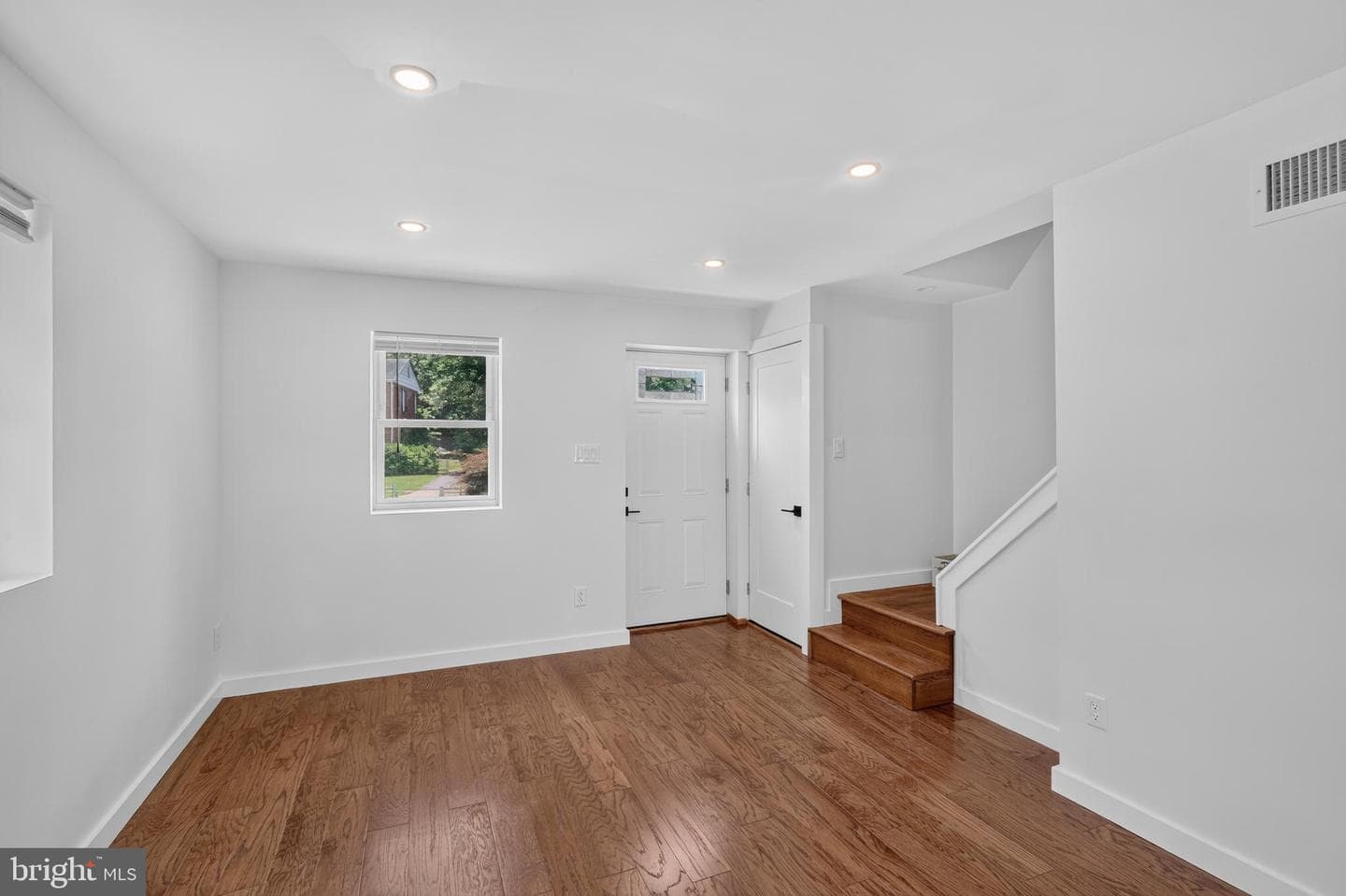 2218 Farrington Avenue photo 16