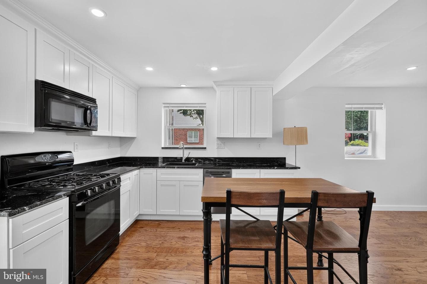 2218 Farrington Avenue photo 4