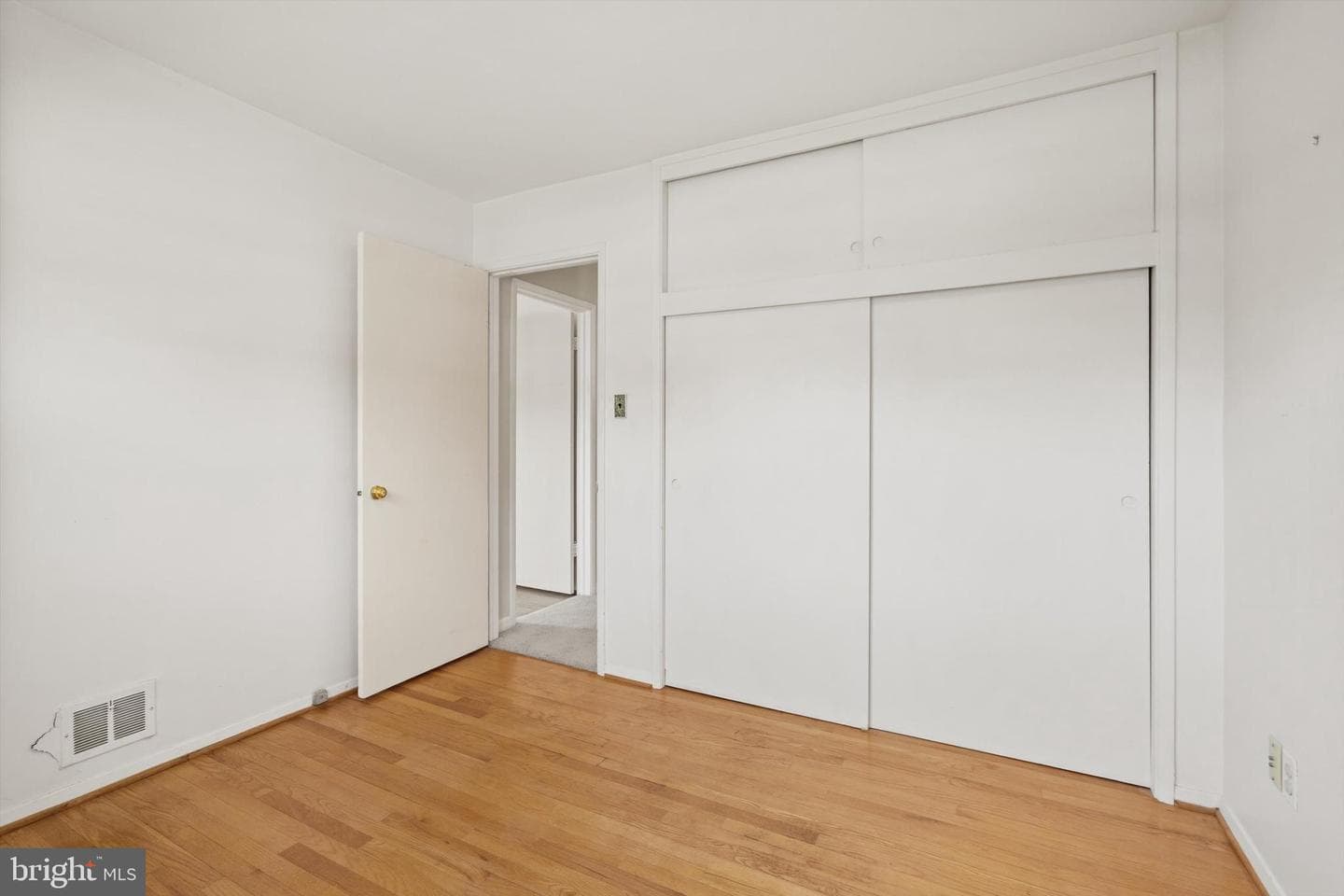 5308 Inverchapel Road photo 16