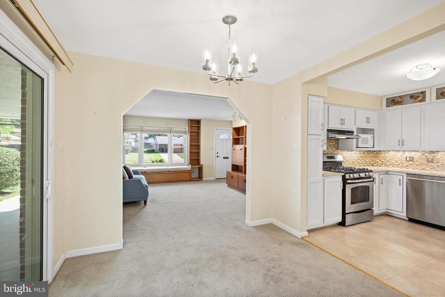 5308 Inverchapel Road photo 4
