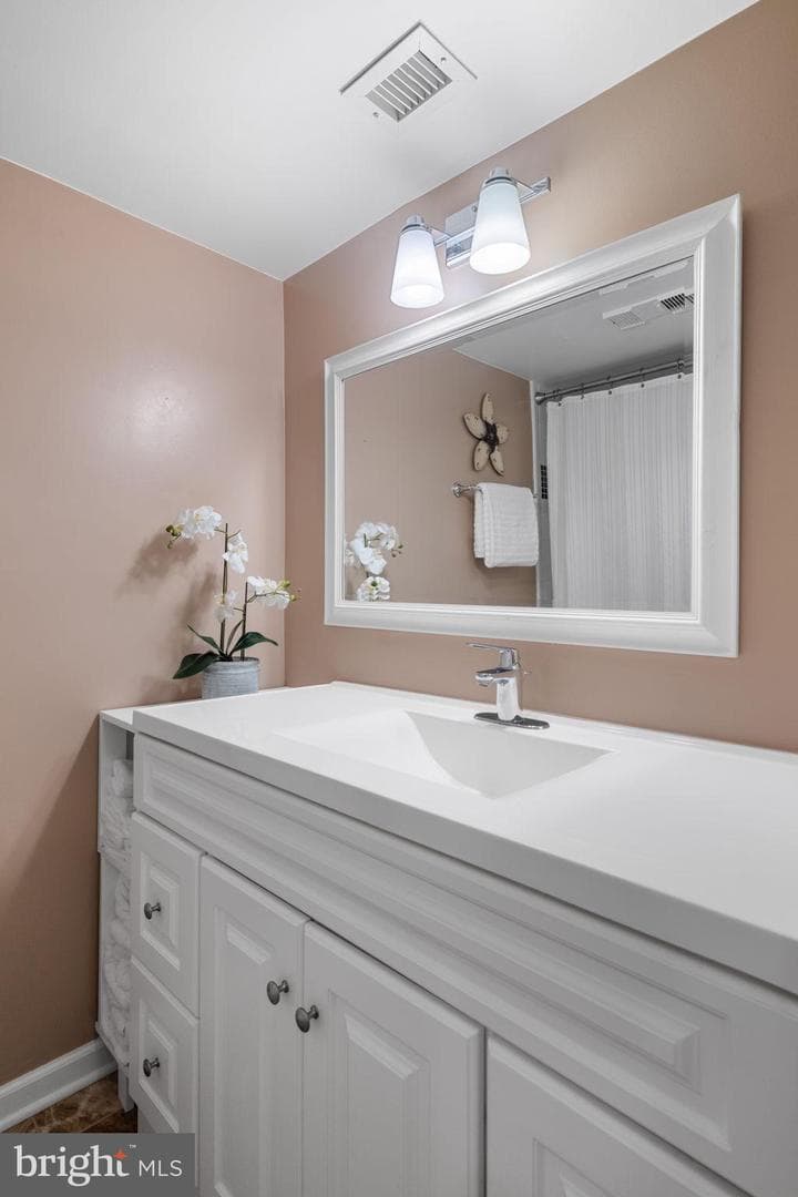 5804 Cove Landing Road #101 photo 30