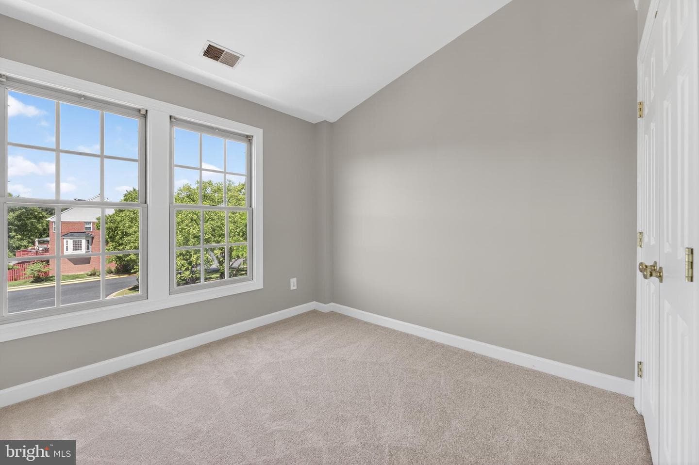 5506 Jowett Court photo 14