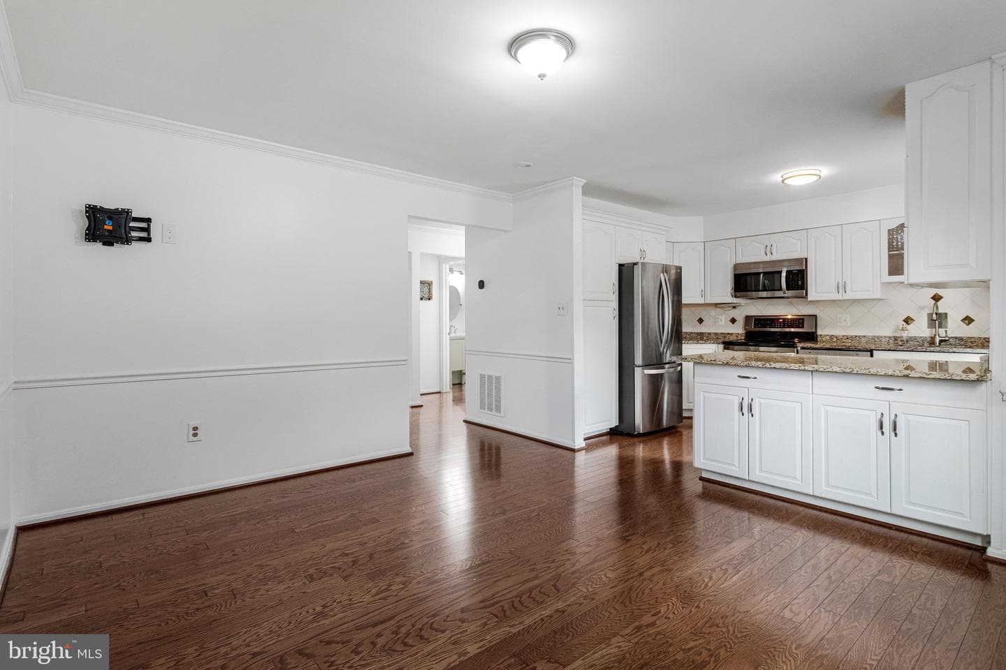 5919 Ambassador Way photo 19