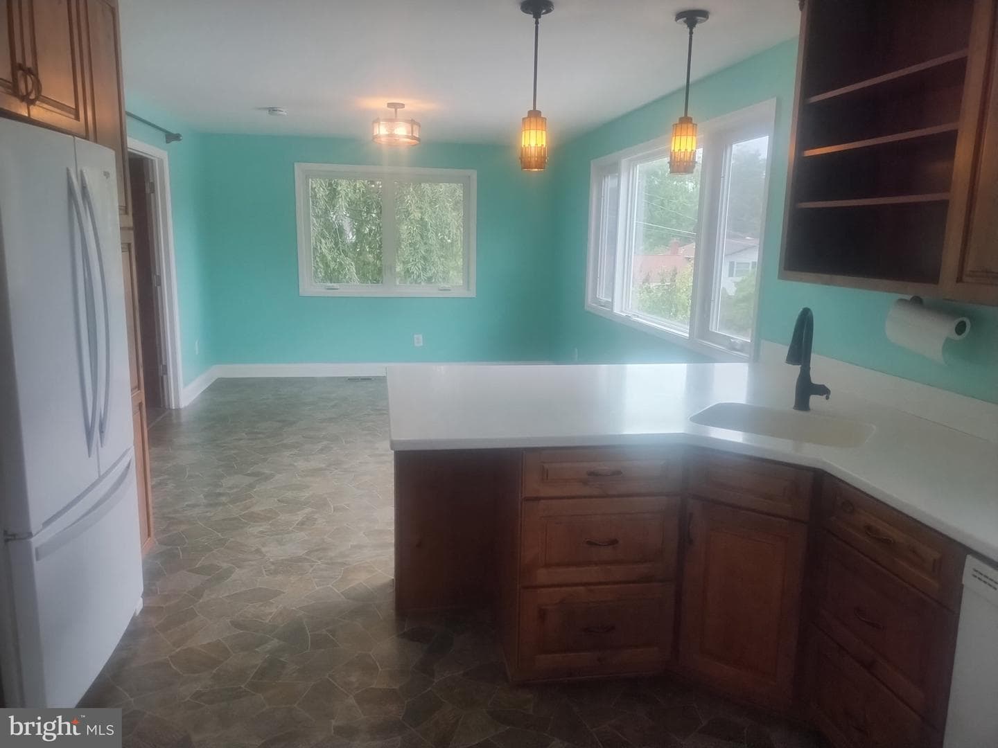 5008 Regina Drive photo 6