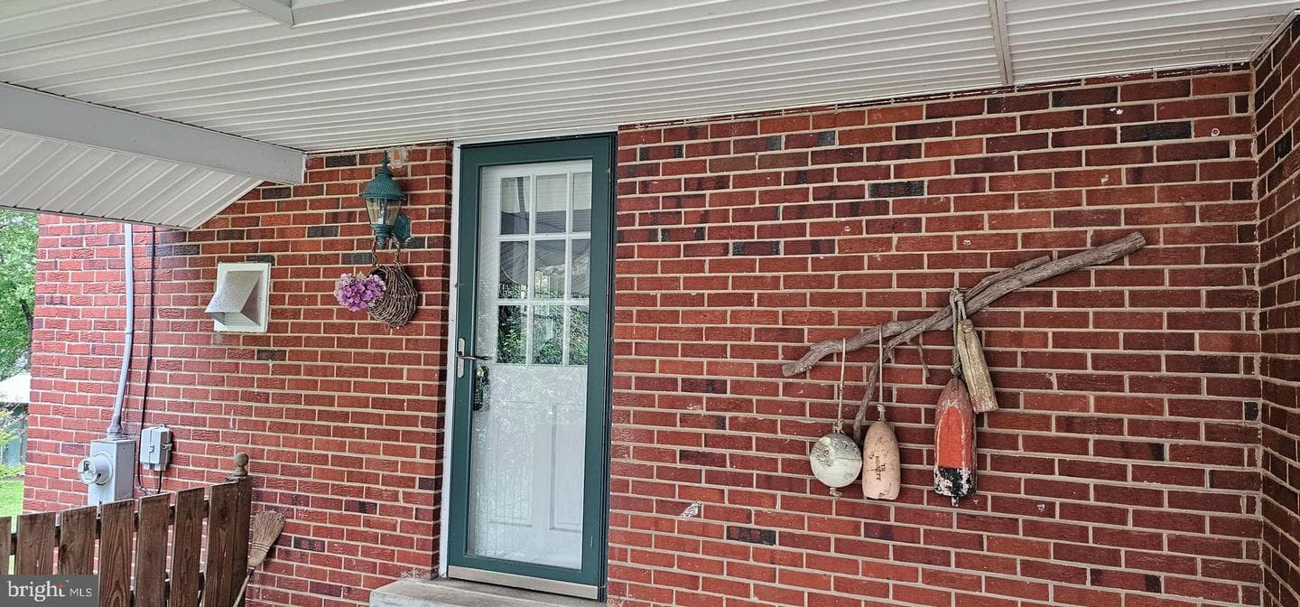 7719 Heritage Drive photo 2