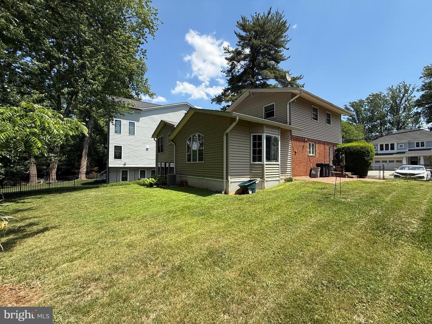 611 Tapawingo Road SW photo 3