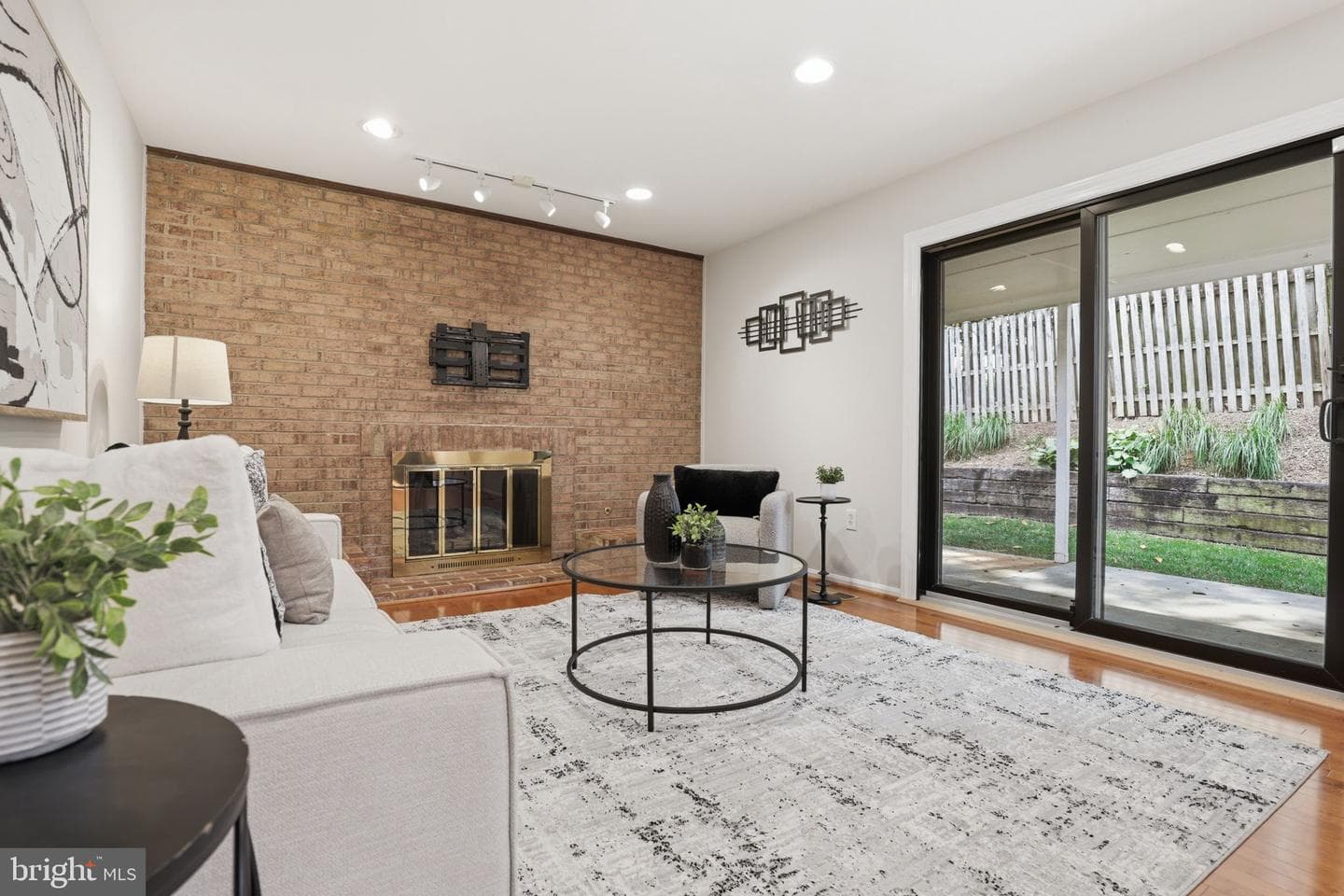219 Apple Blossom Court photo 12