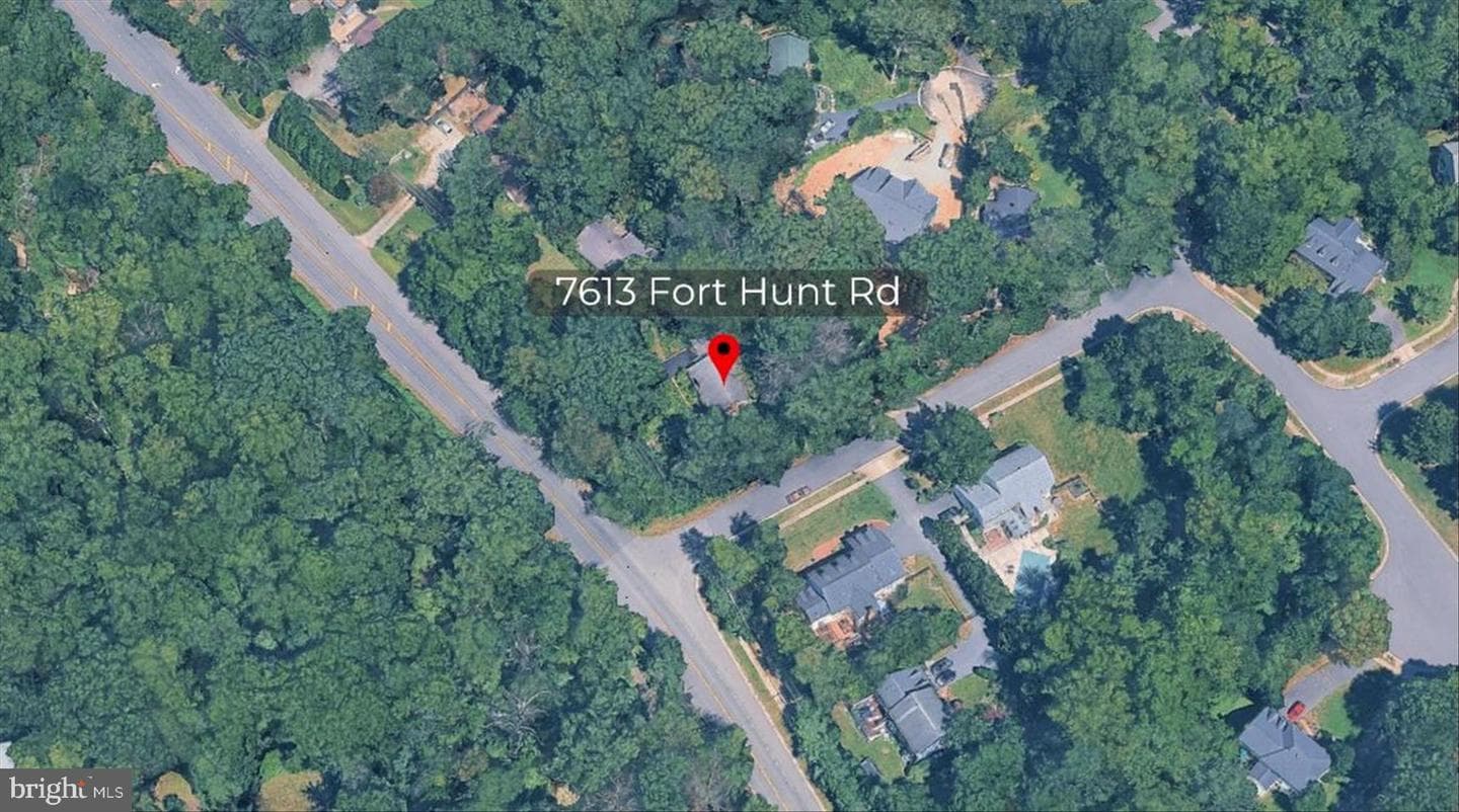 7613 Fort Hunt Road photo 2