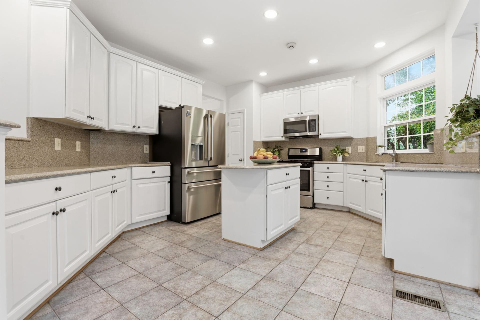 9799 Lorraine Carol Way photo 15