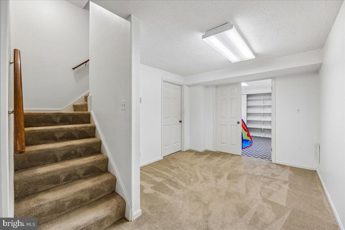 9804 Dansk Court photo 43