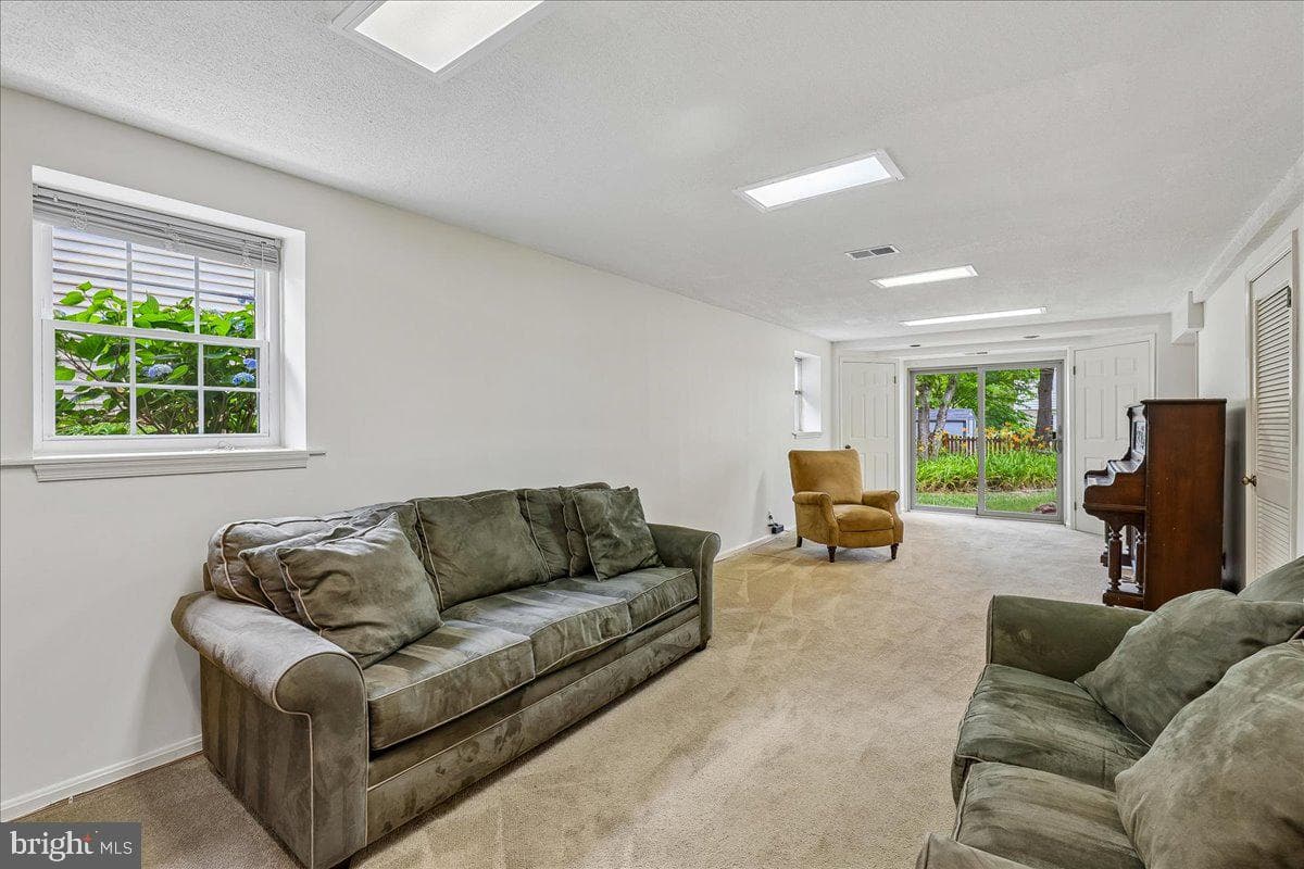 9804 Dansk Court photo 44