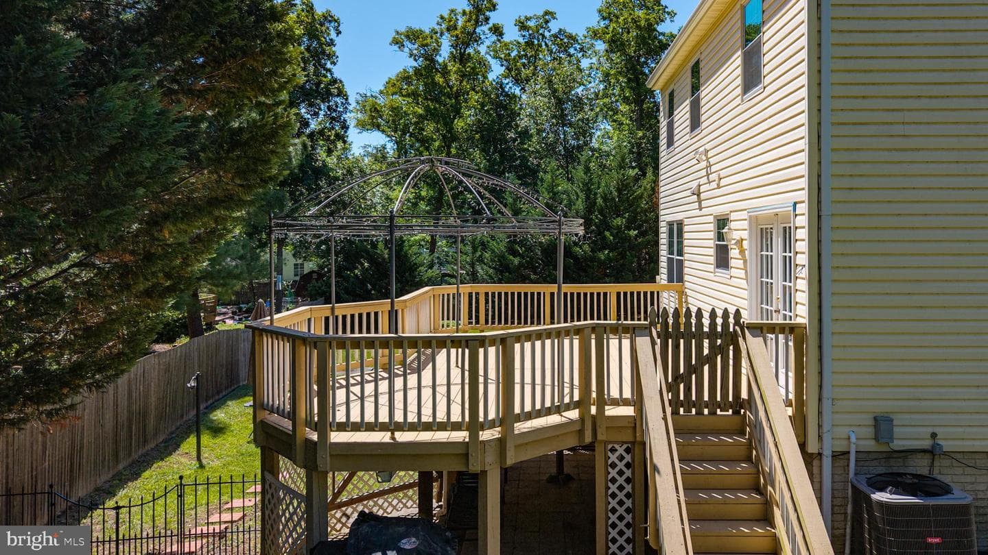 15218 Sovereign Place photo 7