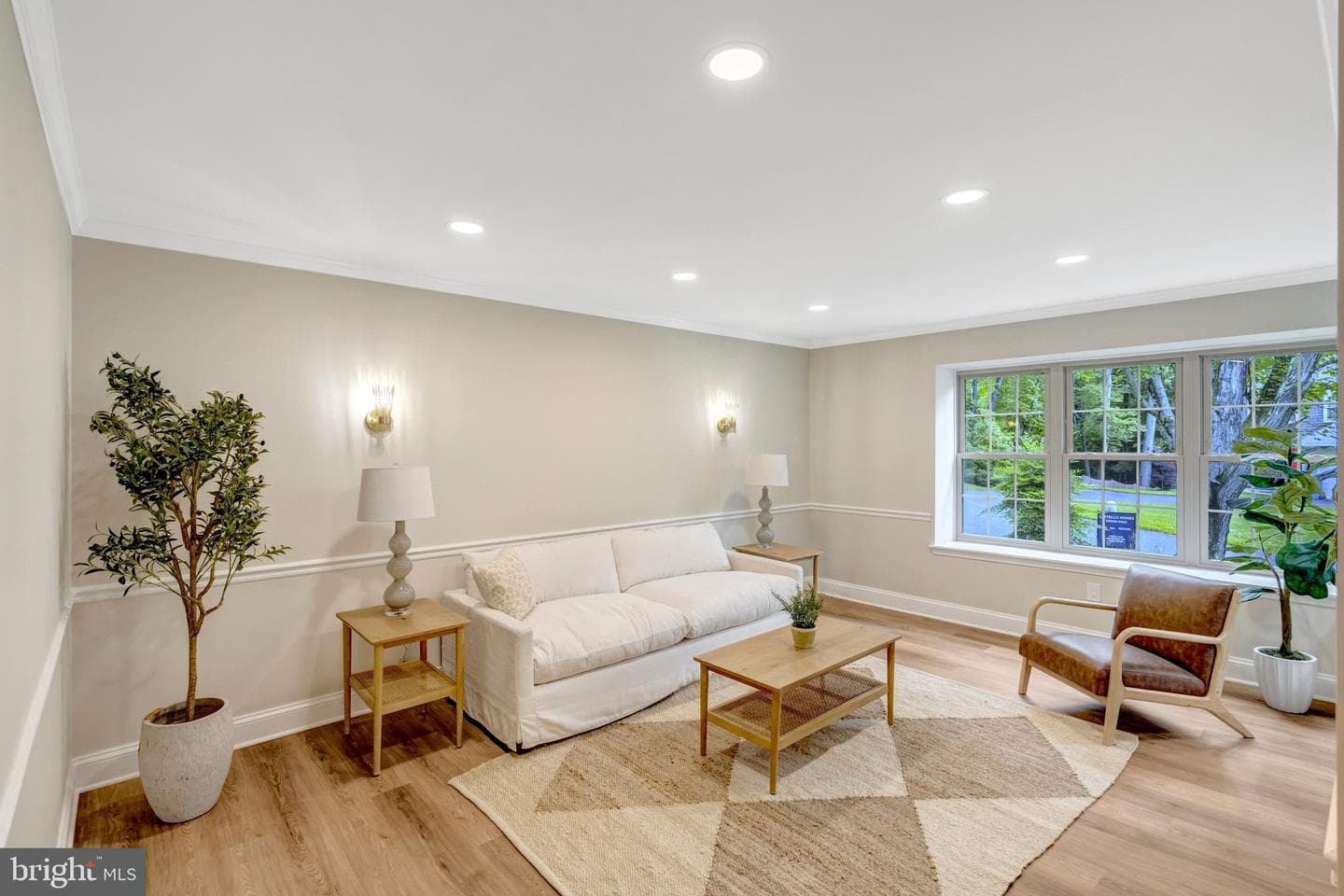 7373 Silver Pine Drive photo 4