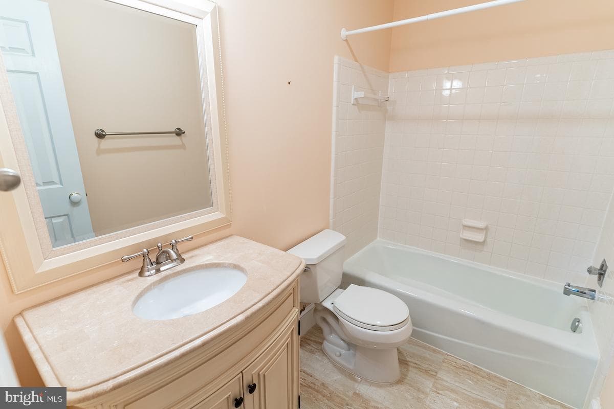 7348 Lewinsville Square Place photo 22