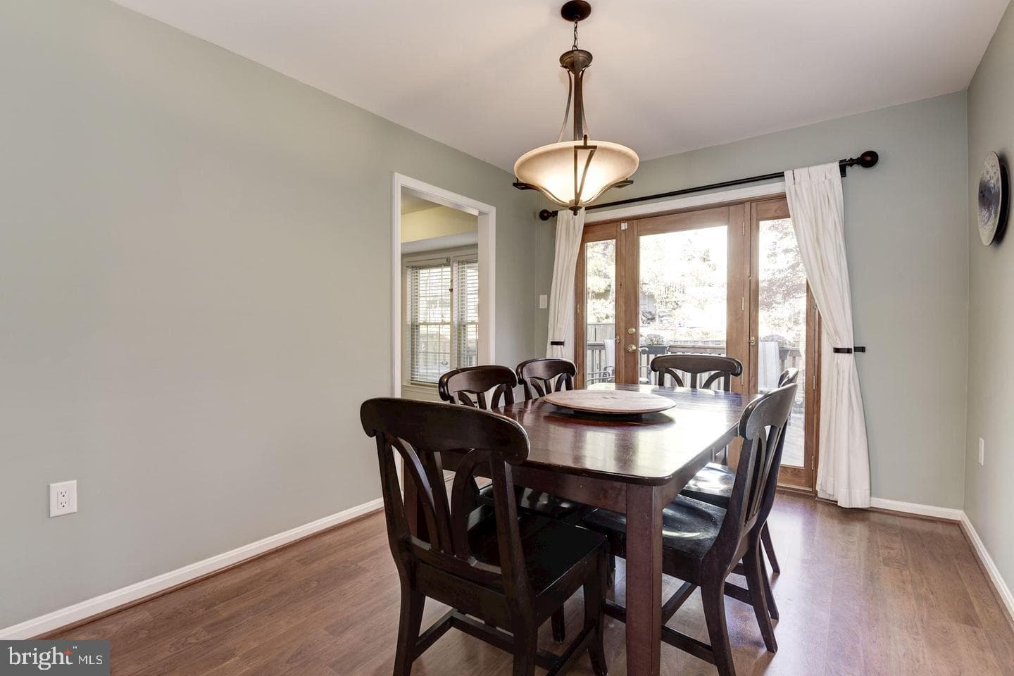 5720 Crownleigh Court photo 9