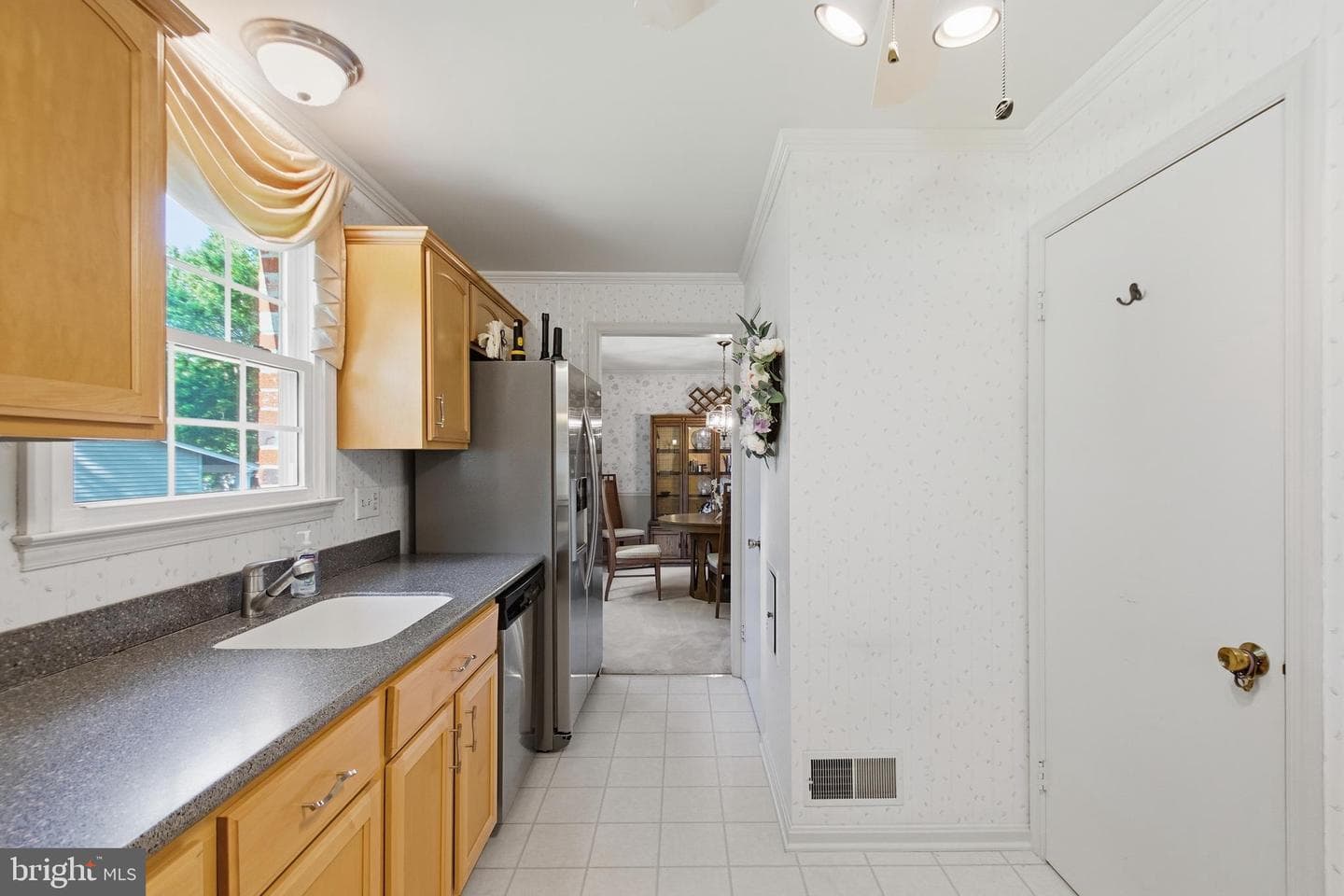 9385 Saddlemount Court photo 17