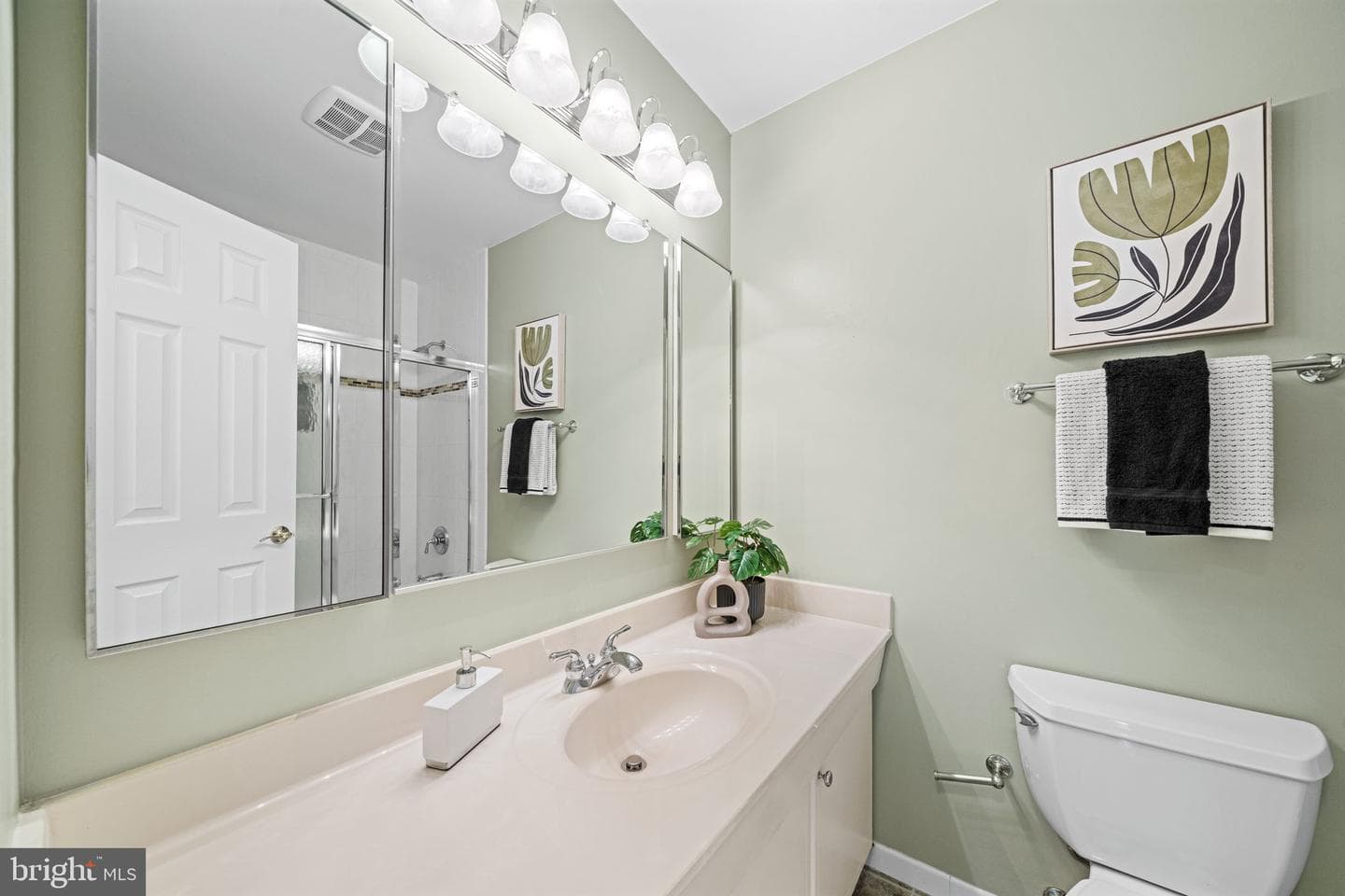 8522 Fairburn Drive photo 27