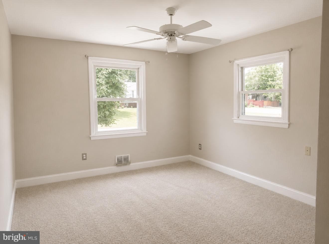 8909 Sylvania Street photo 14