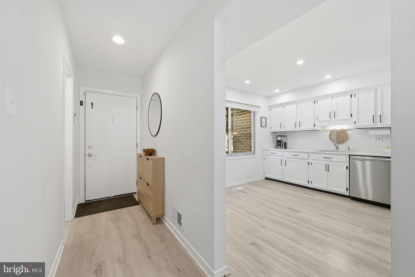 5826 Jacksons Oak Court photo 3