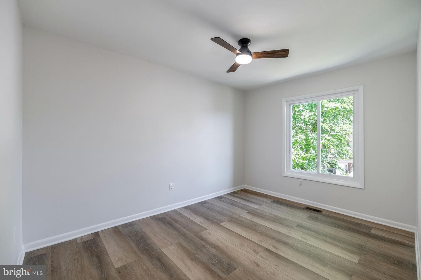 2124 Mager Drive photo 23