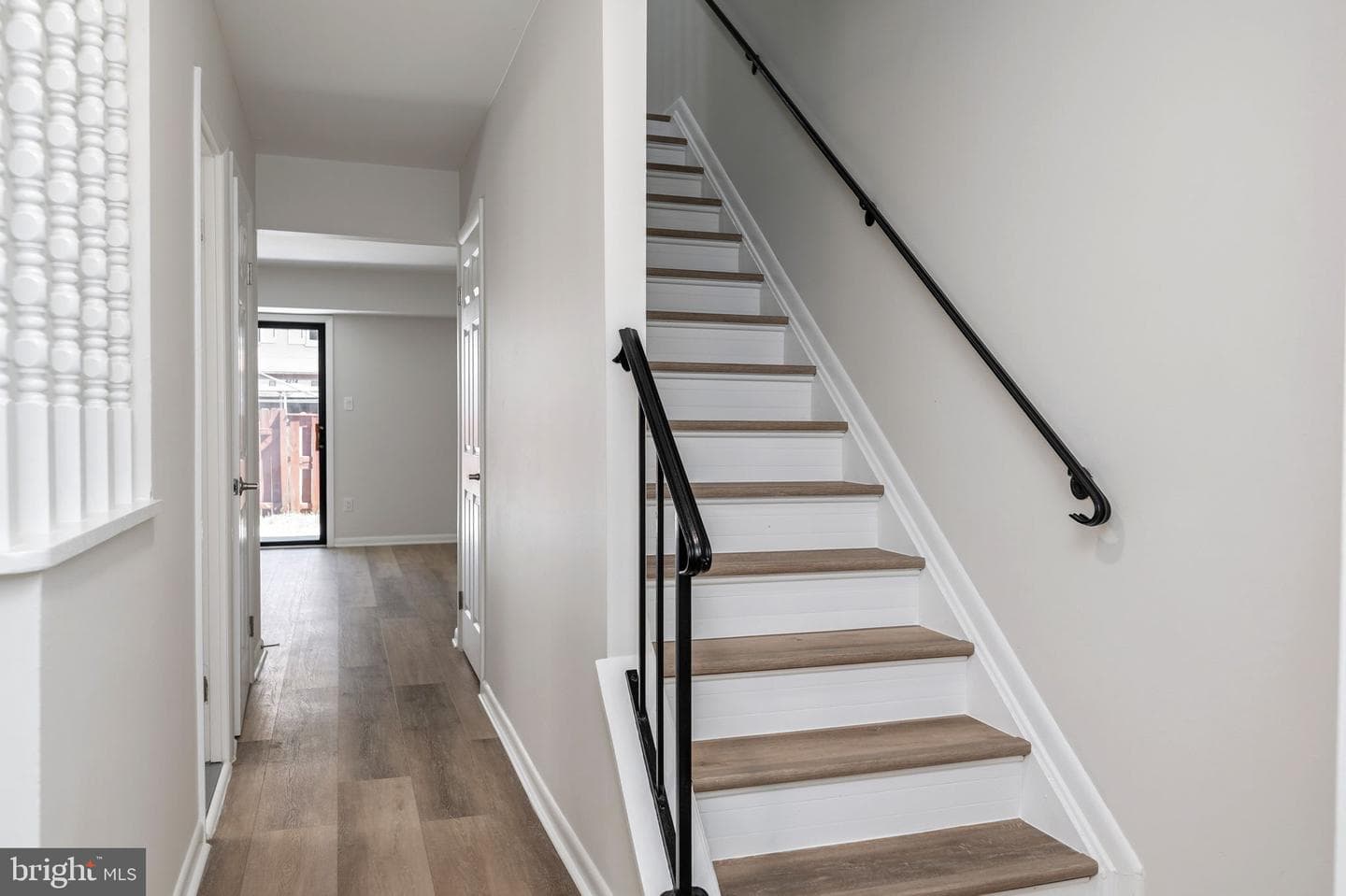 2124 Mager Drive photo 3