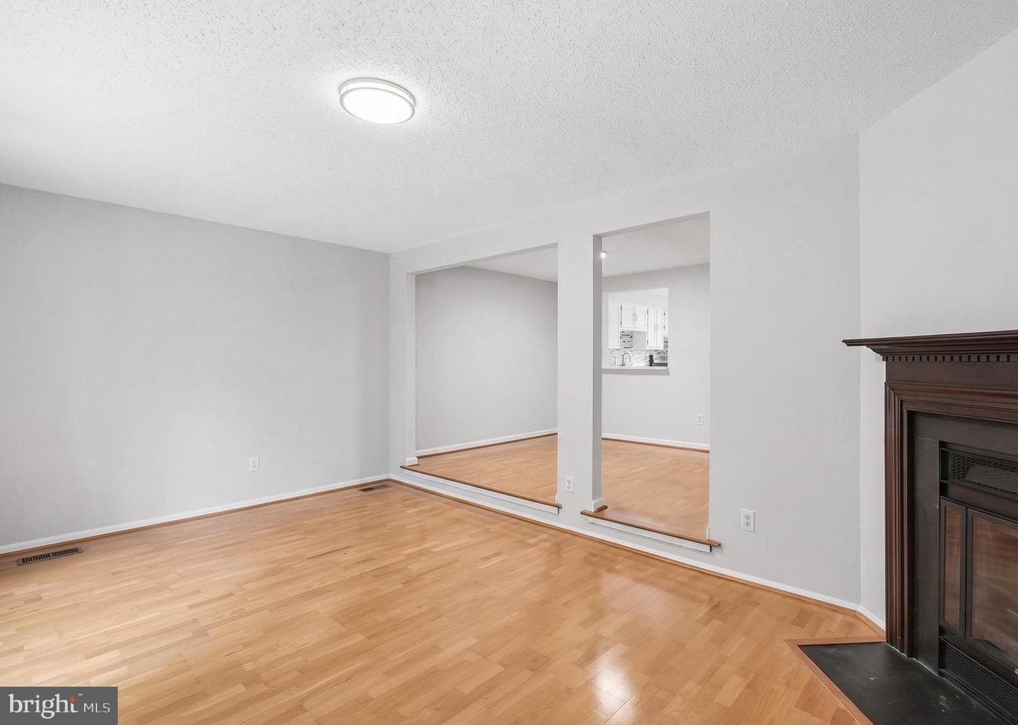 5851 Jacksons Oak Court photo 4